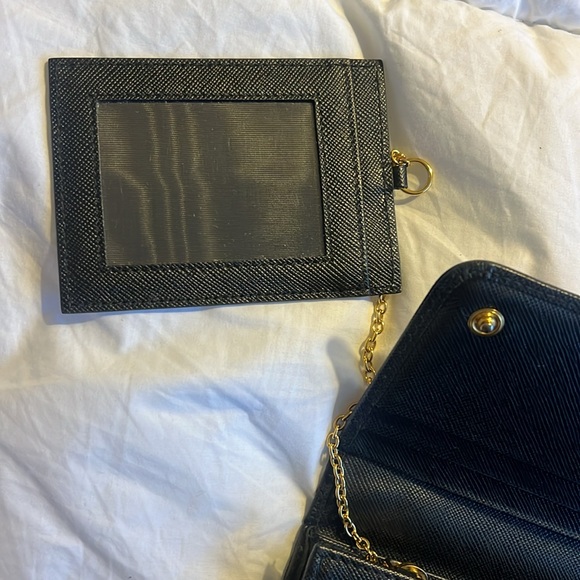 Prada Large Saffiano Leather Wallet - not used much, it’s in very good condition - Picture 8 of 10